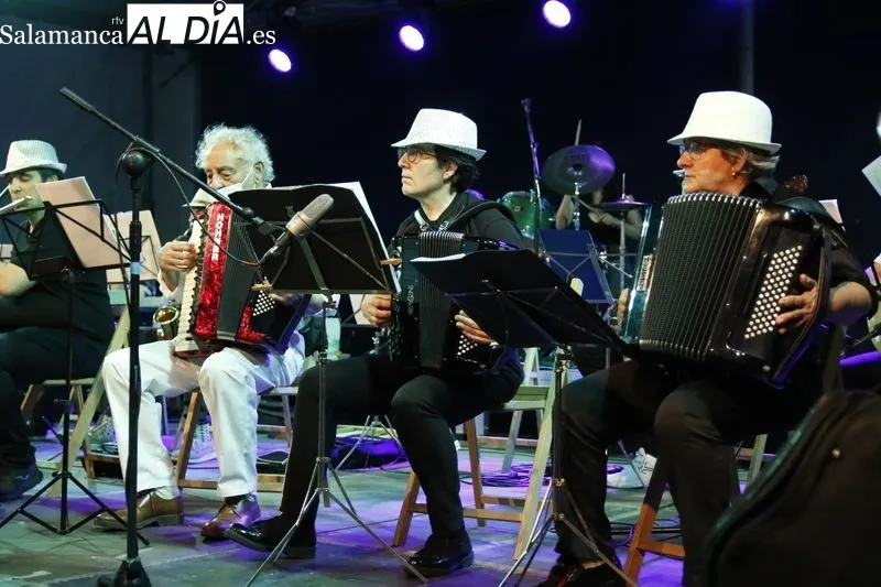 Concierto de la Escuela de Música y Danza de Salamanca en la Plaza Mayor