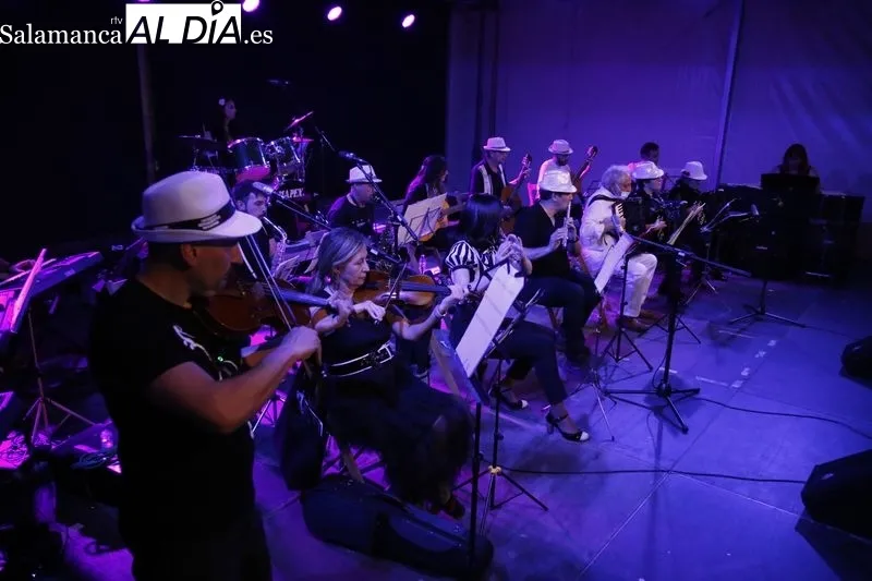 Concierto de la Escuela de Música y Danza de Salamanca en la Plaza Mayor