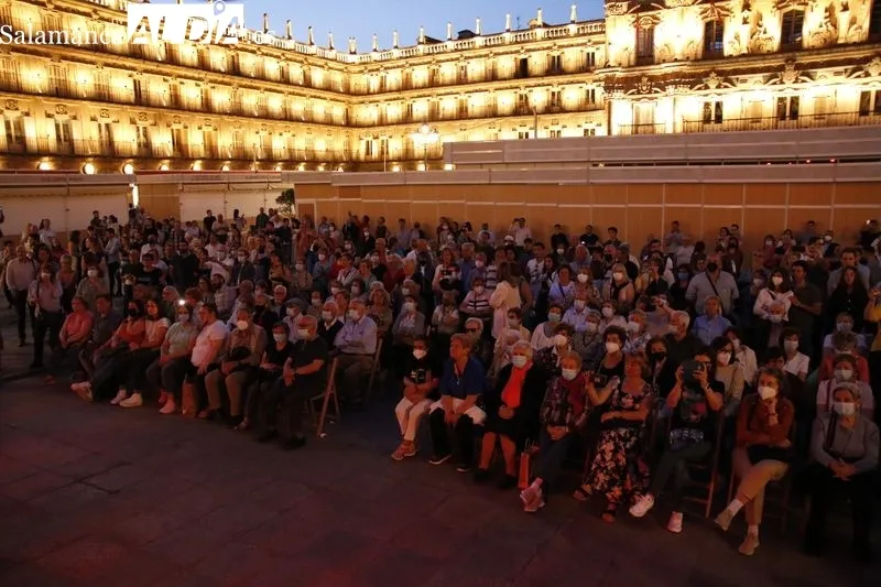 Concierto de la Escuela de Música y Danza de Salamanca en la Plaza Mayor