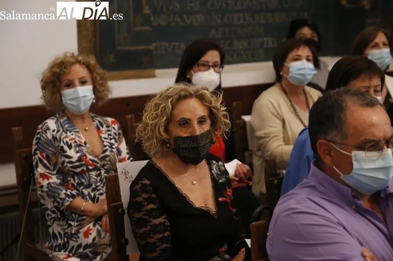 Reconocimiento a los profesionales de Enfermería jubilados en los últimos tres años