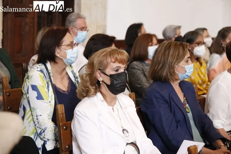 Reconocimiento a los profesionales de Enfermería jubilados en los últimos tres años