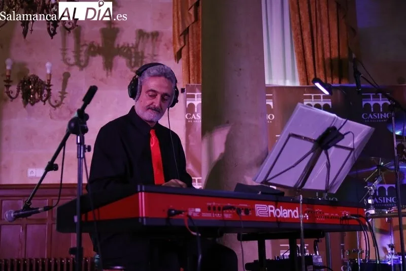 Concierto del grupo musical Vinilo en el Casino de Salamanca