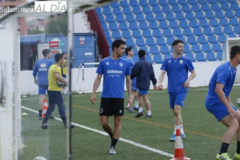 David Gallego, durante una sesión con el decano del fútbol salmantino, en el Reina Sofía / Fotos: David Sañudo
