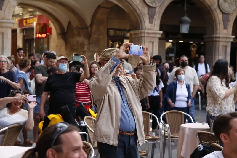 Pasacalles de la Tuna de Medicina de Salamanca que celebra su XXX aniversario 