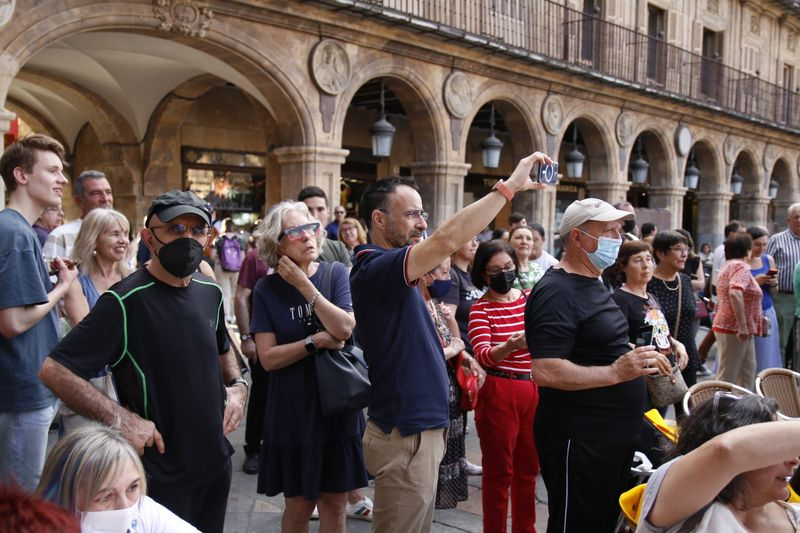 Pasacalles de la Tuna de Medicina de Salamanca que celebra su XXX aniversario 