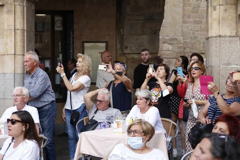 Pasacalles de la Tuna de Medicina de Salamanca que celebra su XXX aniversario 