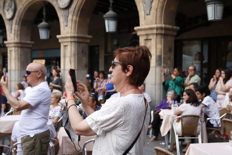 Pasacalles de la Tuna de Medicina de Salamanca que celebra su XXX aniversario 