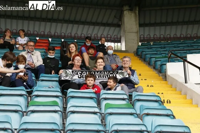 Galería de imágenes del público en el partido Salamanca UDS - Compostela / Fotos: David Sañudo