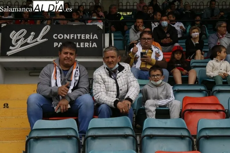 Galería de imágenes del público en el partido Salamanca UDS - Compostela / Fotos: David Sañudo