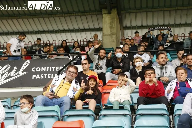 Galería de imágenes del público en el partido Salamanca UDS - Compostela / Fotos: David Sañudo