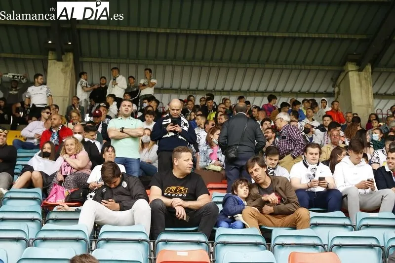 Galería de imágenes del público en el partido Salamanca UDS - Compostela / Fotos: David Sañudo
