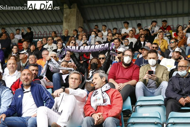 Un grupo de aficionados durante el último encuentro de Liga / David Sañudo
