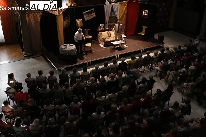 Actuación del grupo de Trébol Teatro Ateneo 