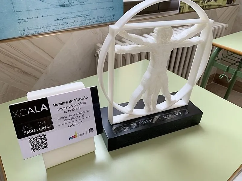 Exposición 'Asómbrate en 3D', en el Colegio Esclavas de Salamanca