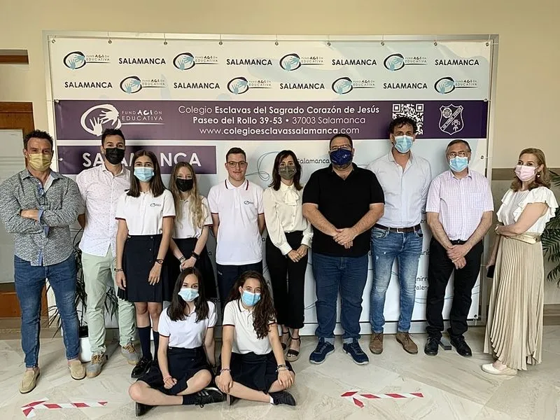 Exposición 'Asómbrate en 3D', en el Colegio Esclavas de Salamanca