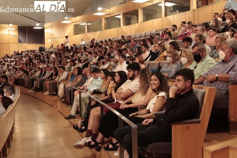 Graduación de los alumnos que finalizan los estudios de Informática. Fotos: David Sañudo