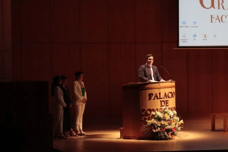 Foto 3 - La USAL felicita a sus nuevos graduados en Criminolog&iacute;a y Criminolog&iacute;a y Derecho