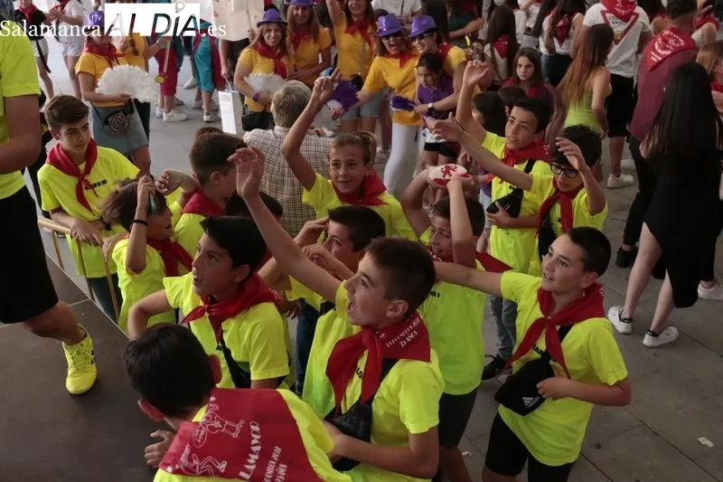 El pasacalles de las peñas y el pregón, protagonistas este viernes en las fiestas de Villamayor