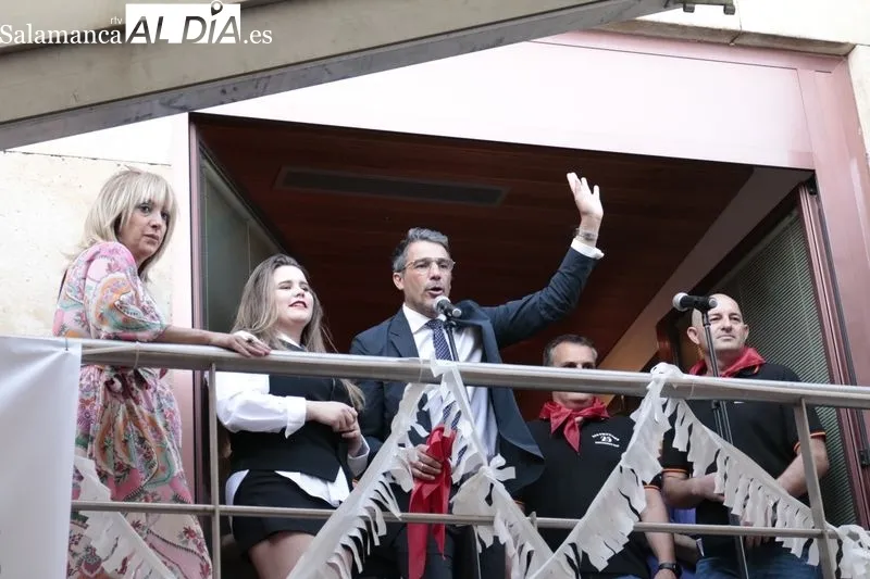 El pasacalles de las peñas y el pregón, protagonistas este viernes en las fiestas de Villamayor
