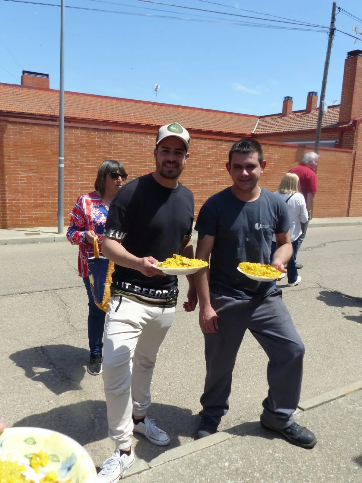 Villoria organizaba este domingo una marcha solidaria y una paellada en favor de Acciòn Verapaz