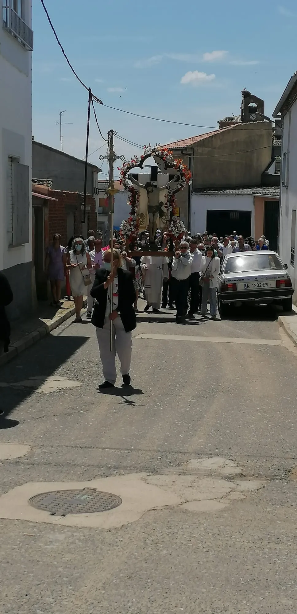 Foto 9 - El Sant&iacute;simo Cristo de la Esperanza vuelve a las calles de Villoruela junto a multitud de fieles