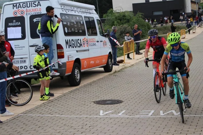 Foto 4 - Guijuelo acoge un nuevo y entretenido Trofeo de Escuelas de Ciclismo