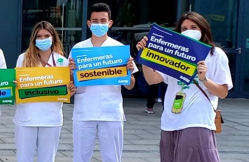 Concentración de SATSE a la puerta del Hospital de Salamanca