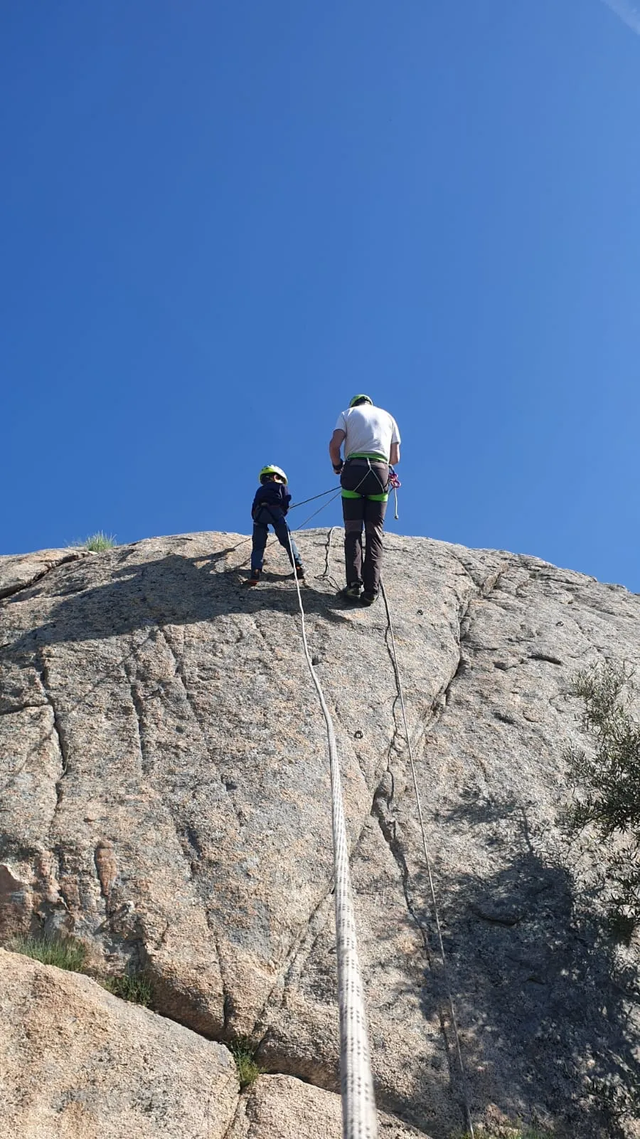 La escuela de escalada de Peñaranda ha visitado Juzbado