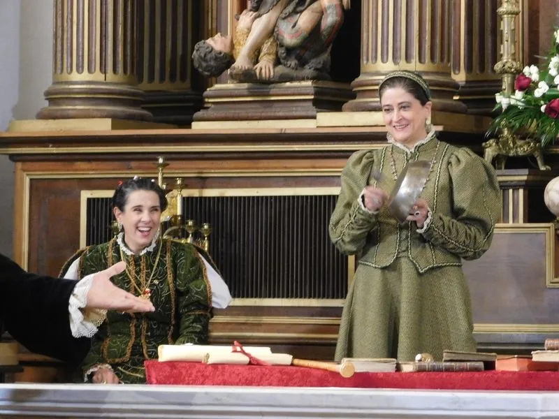 Foto 3 - Alba de Tormes disfruta de la obra teatral &lsquo;Buscando a Nebrija&rsquo;