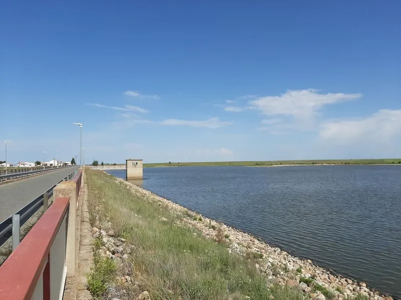 Comienzo del suministro de agua desde el Azud de Riolobos para el regadío en pruebas de La Armuña (Salamanca)
