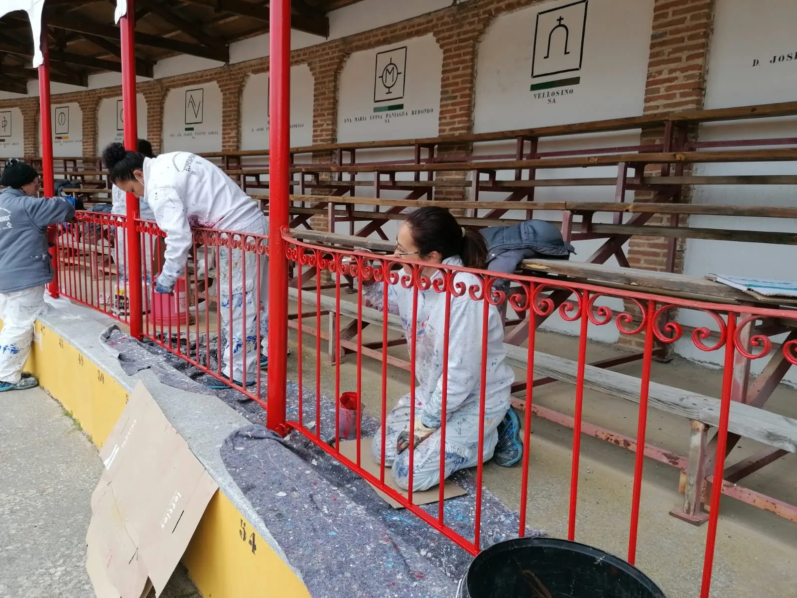 El programa ‘Ecopintura Peñaranda’ trabaja en la Plaza de toros La Florida