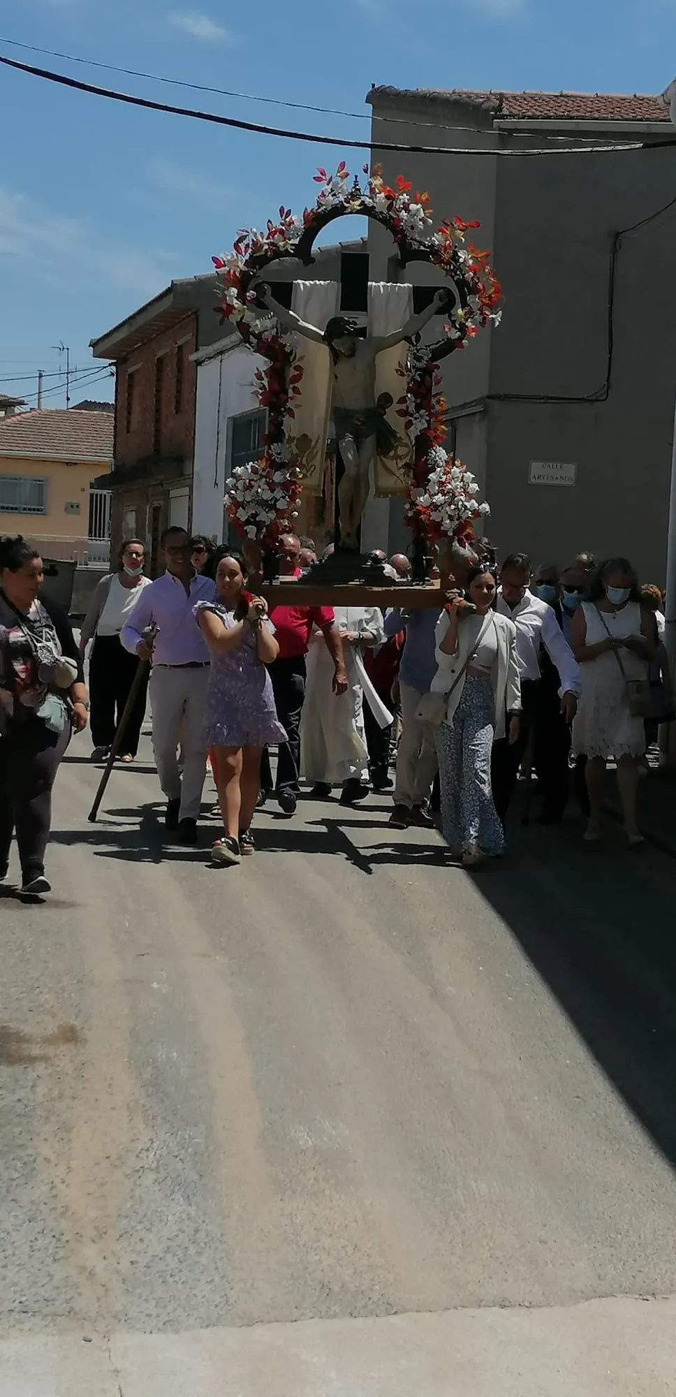 Foto 8 - El Sant&iacute;simo Cristo de la Esperanza vuelve a las calles de Villoruela junto a multitud de fieles
