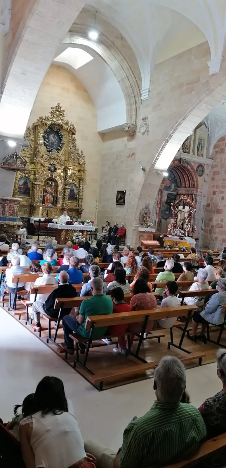 Foto 5 - El Sant&iacute;simo Cristo de la Esperanza vuelve a las calles de Villoruela junto a multitud de fieles