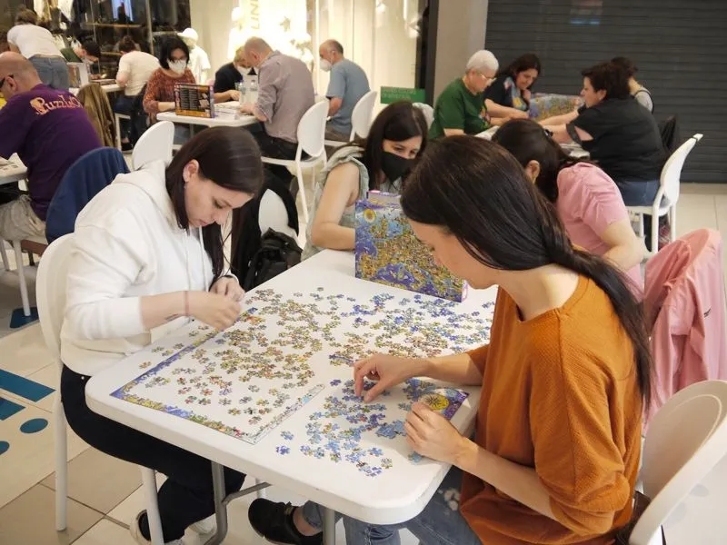 Foto 6 - &Eacute;xito del Concurso de Puzzles del CC El Tormes con m&aacute;s de 200 participantes