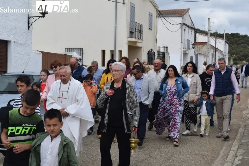 Foto 8 - San Isidro procesiona en Torrej&oacute;n arropado por los vecinos