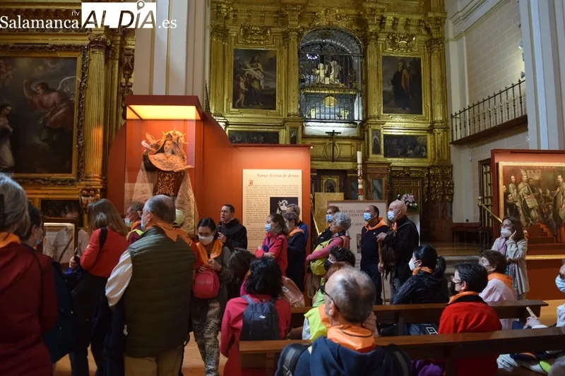 Foto 3 - Un nutrido grupo de peregrinos visita Alba de Tormes con motivo de la celebraci&oacute;n del S&iacute;nodo
