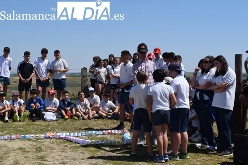 Foto 7 - El Colegio Santa Isabel al completo realiza la tradicional subida a la ermita de Otero