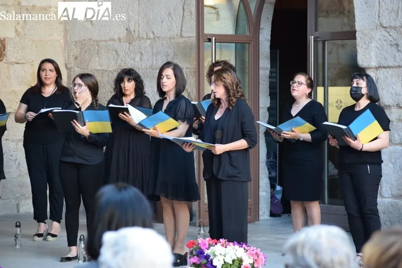 Foto 6 - Los coros Parentum Chorus y Kyria ponen voz a una velada musical solidaria en San Jer&oacute;nimo