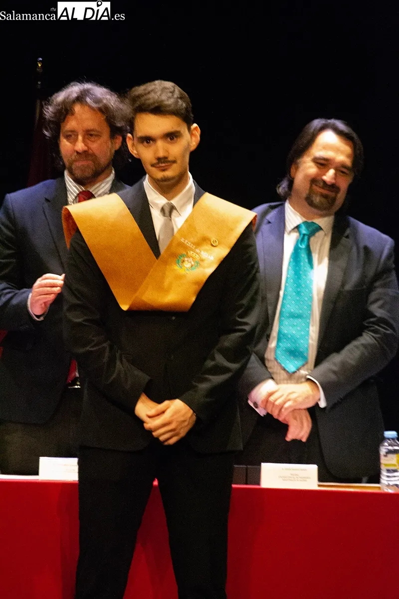 Foto 4 - La Escuela de Ingenier&iacute;a de B&eacute;jar grad&uacute;a a sus alumnos
