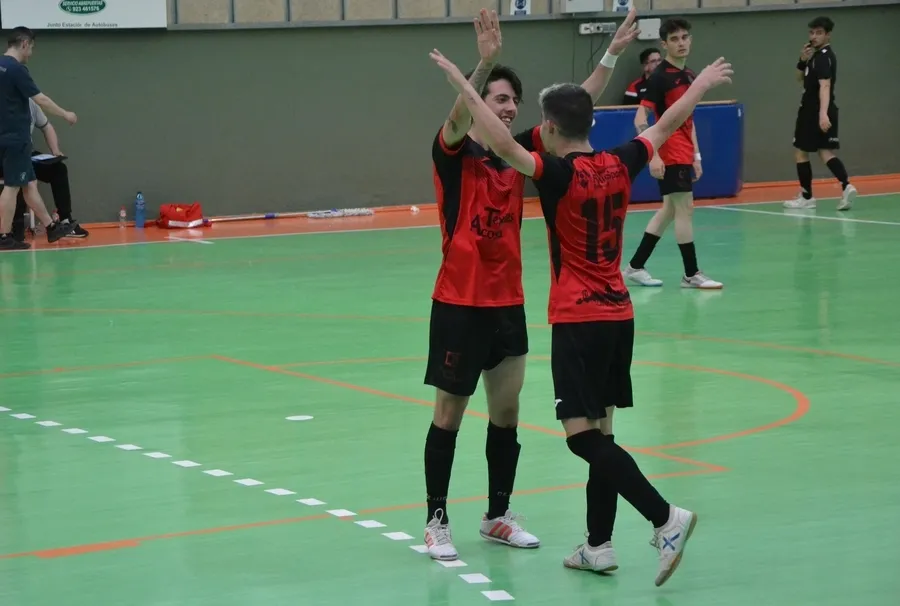 Foto 11 - El III Senior dice adi&oacute;s a su afici&oacute;n alcanzando el rep&oacute;ker de victorias consecutivas en casa