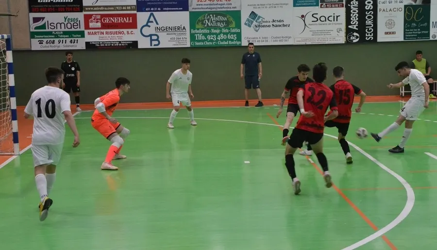 Foto 9 - El III Senior dice adi&oacute;s a su afici&oacute;n alcanzando el rep&oacute;ker de victorias consecutivas en casa
