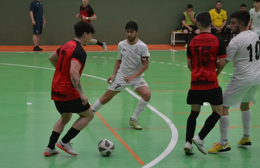 Foto 8 - El III Senior dice adi&oacute;s a su afici&oacute;n alcanzando el rep&oacute;ker de victorias consecutivas en casa