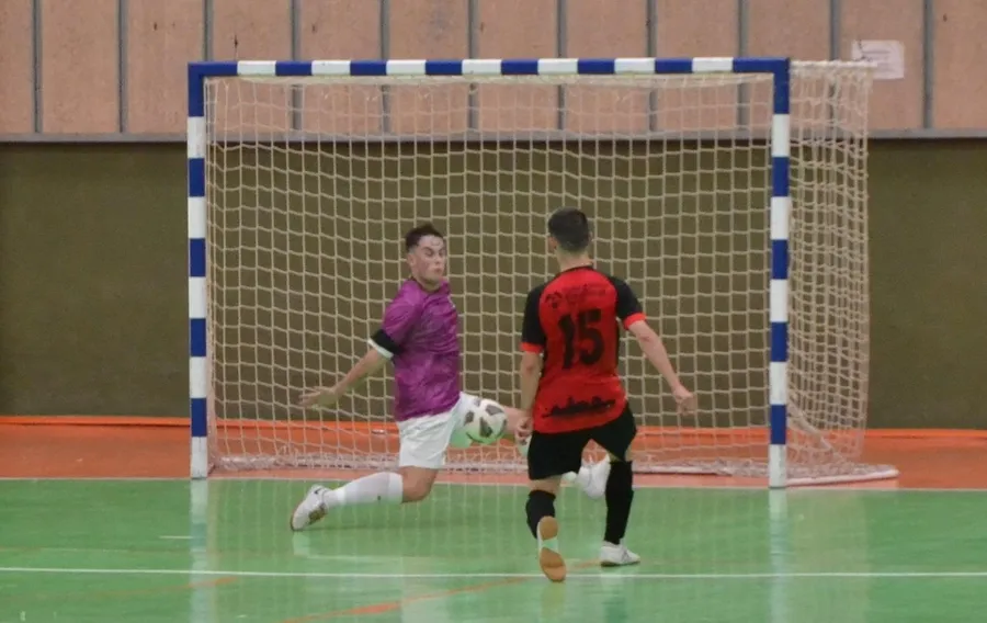 Foto 7 - El III Senior dice adi&oacute;s a su afici&oacute;n alcanzando el rep&oacute;ker de victorias consecutivas en casa