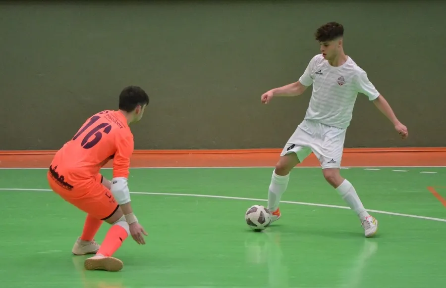 Foto 5 - El III Senior dice adi&oacute;s a su afici&oacute;n alcanzando el rep&oacute;ker de victorias consecutivas en casa
