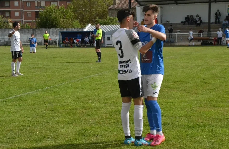 Foto 9 - El Ciudad Rodrigo cierra etapa manteniendo el gui&oacute;n ante un Almaz&aacute;n que jugar&aacute; la Copa del Rey