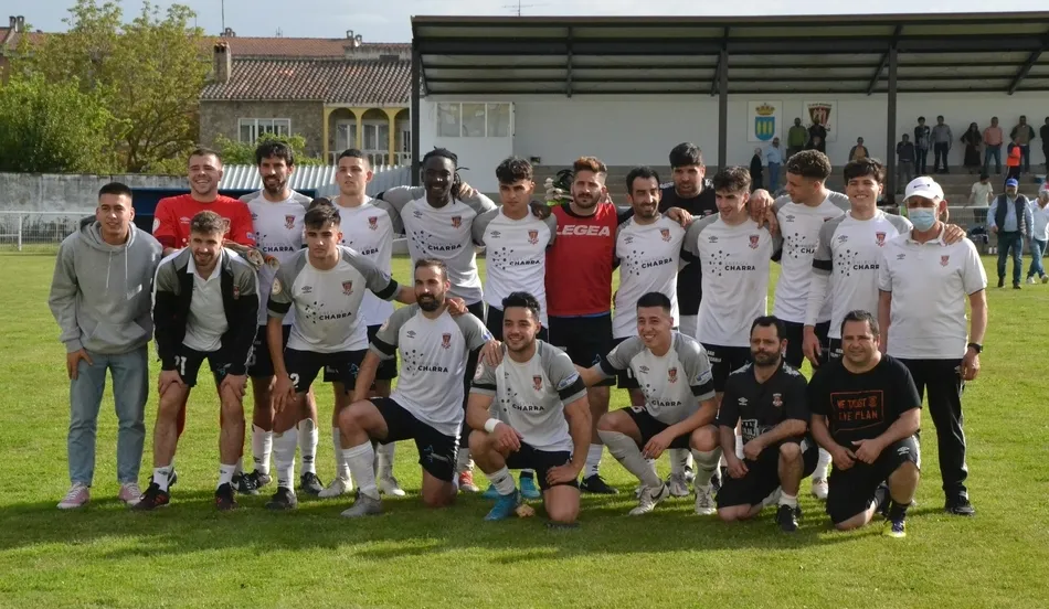 Foto 7 - El Ciudad Rodrigo cierra etapa manteniendo el gui&oacute;n ante un Almaz&aacute;n que jugar&aacute; la Copa del Rey