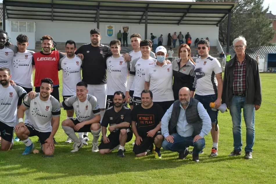 Foto 4 - El Ciudad Rodrigo cierra etapa manteniendo el gui&oacute;n ante un Almaz&aacute;n que jugar&aacute; la Copa del Rey