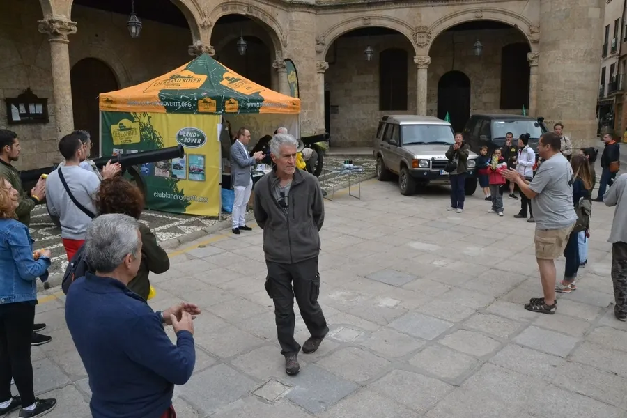 Foto 7 - Los Land Rover conquistan la Plaza Mayor mirobrigense
