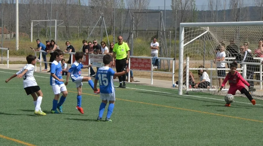 Foto 11 - El Benjam&iacute;n B logra la mayor goleada de la temporada en casa de un equipo del Ciudad Rodrigo CF