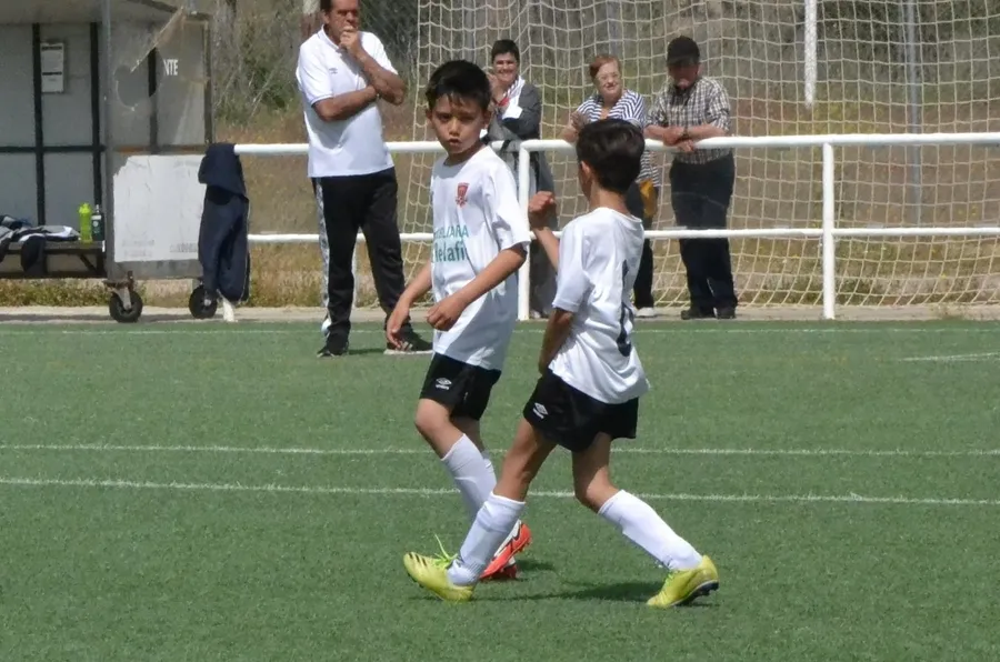 Foto 10 - El Benjam&iacute;n B logra la mayor goleada de la temporada en casa de un equipo del Ciudad Rodrigo CF